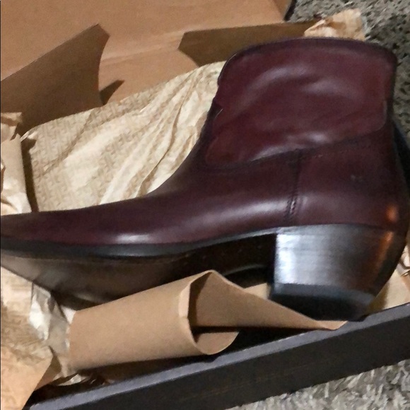 Frye Shoes - Frye NWT Shane Short Bordeaux 8M